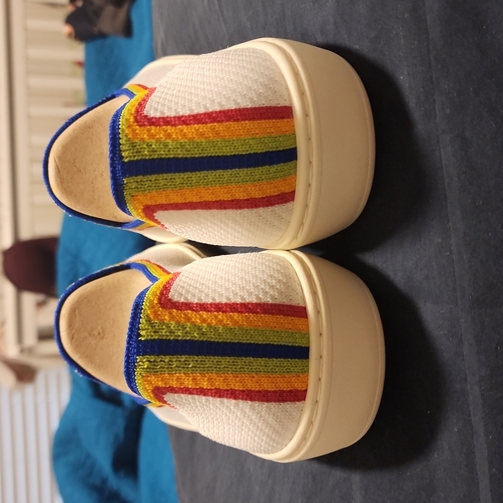 NWTs Rothy's White Rainbow 🌈 size 10.5 - Picture 3 of 9